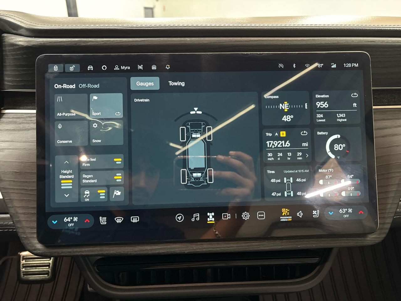 Rivian R1S Adventure 2023