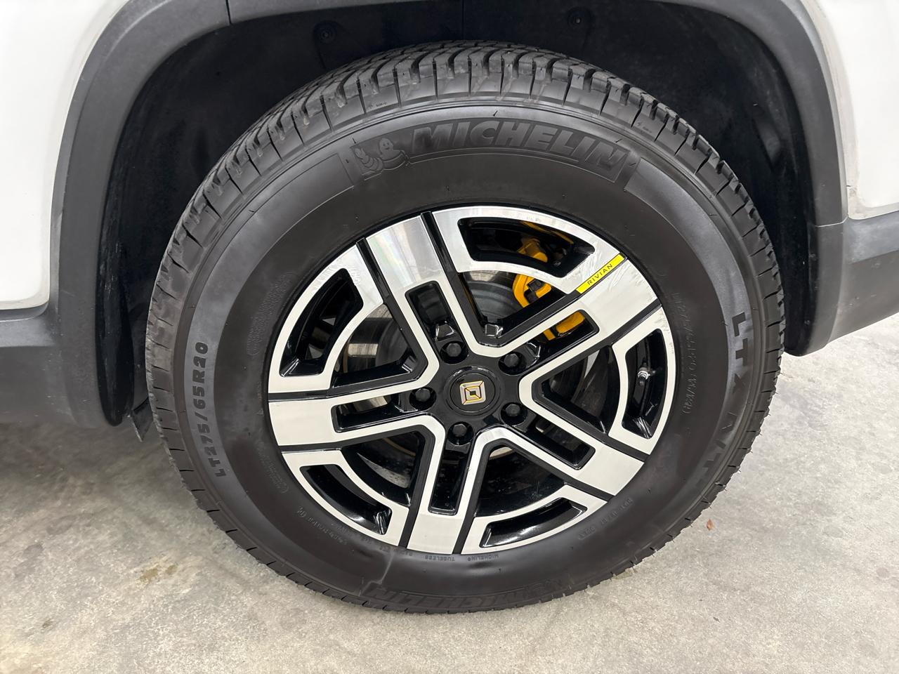Rivian R1S Adventure 2023