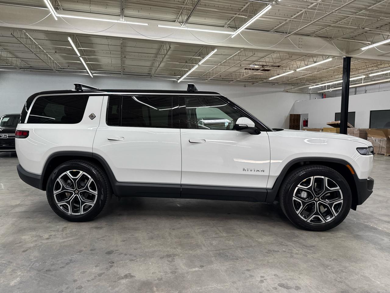 Rivian R1S Adventure Dual-Motor Max Pack 2025