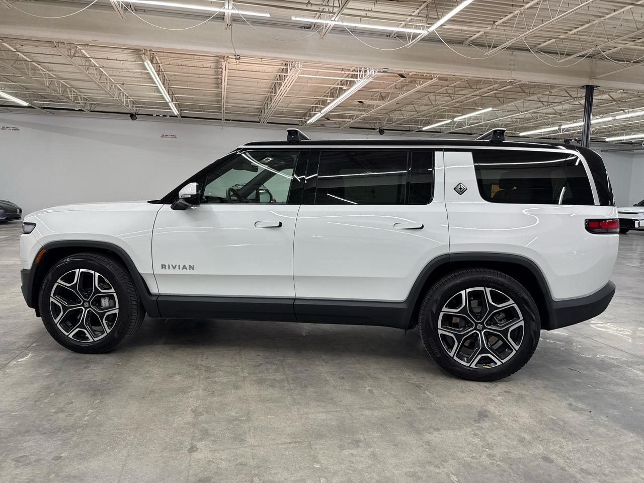 Rivian R1S Adventure Dual-Motor Max Pack 2025
