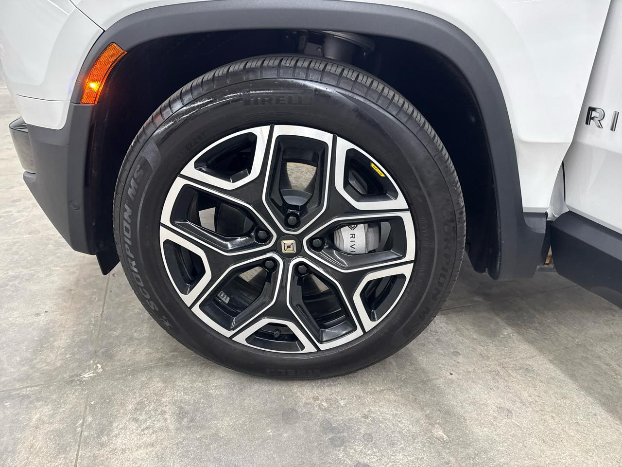 Rivian R1S Adventure Dual-Motor Max Pack 2025