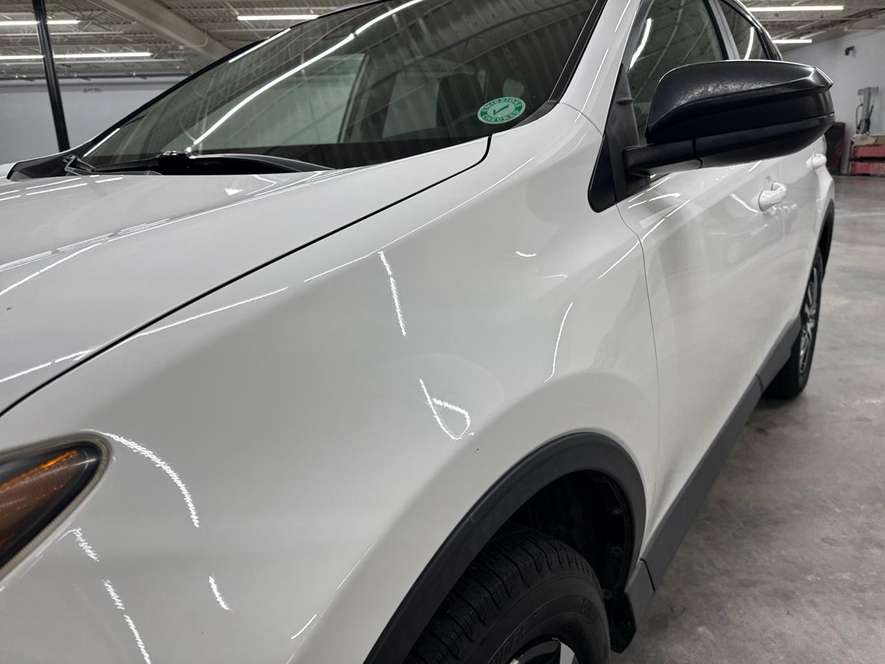 Toyota RAV4 LE FWD (Natl) 2018