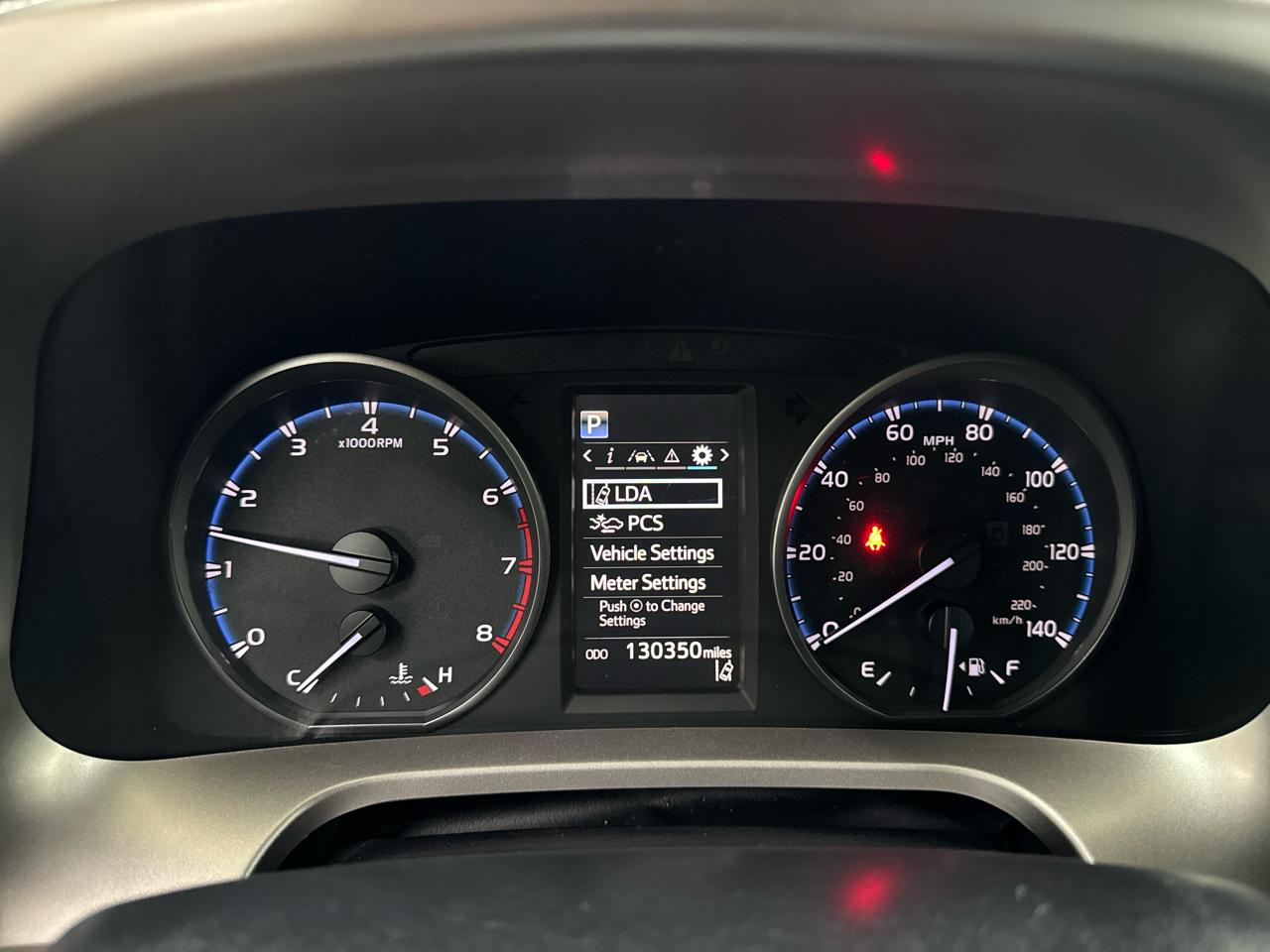 Toyota RAV4 LE FWD (Natl) 2018