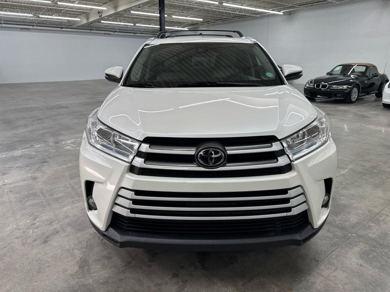 Toyota Highlander XLE V6 AWD (Natl) 2017