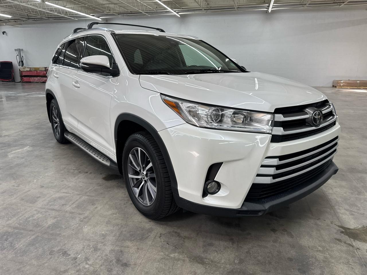 Toyota Highlander XLE V6 AWD (Natl) 2017