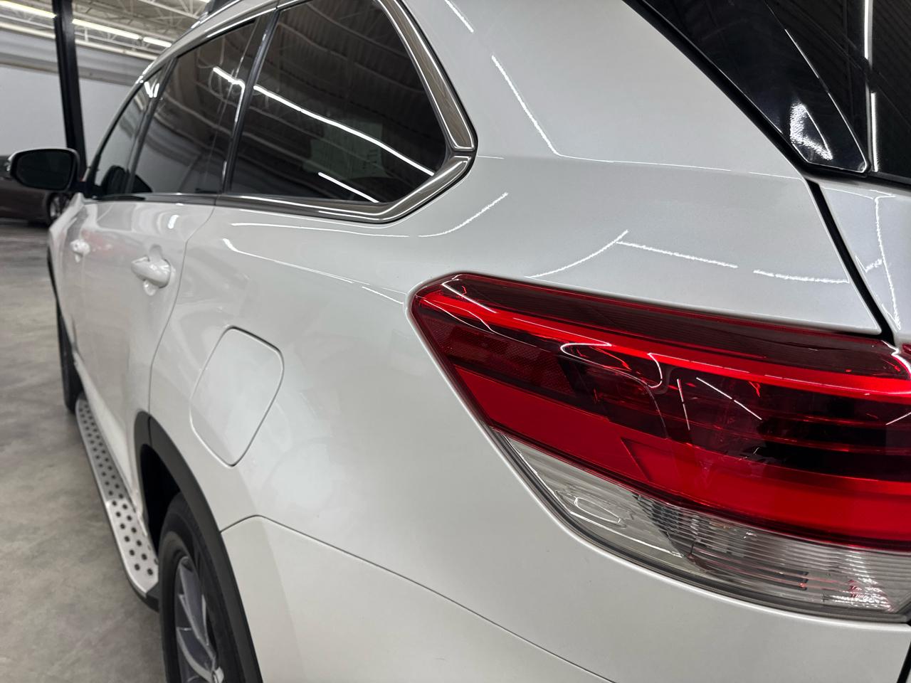 Toyota Highlander XLE V6 AWD (Natl) 2017