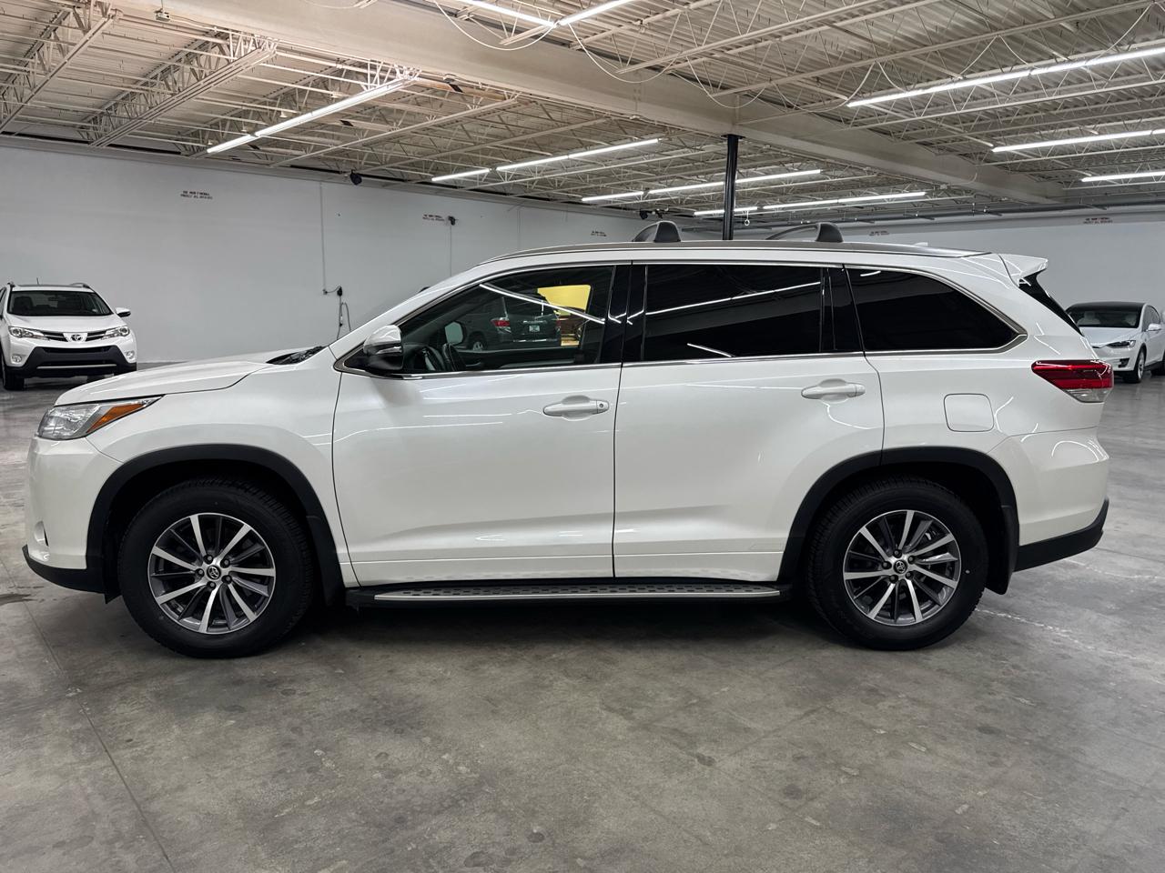 Toyota Highlander XLE V6 AWD (Natl) 2017