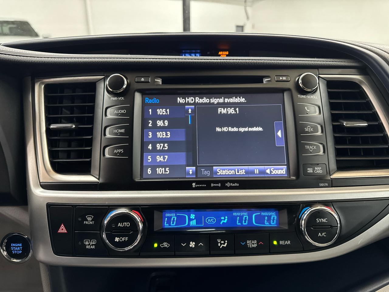 Toyota Highlander XLE V6 AWD (Natl) 2017