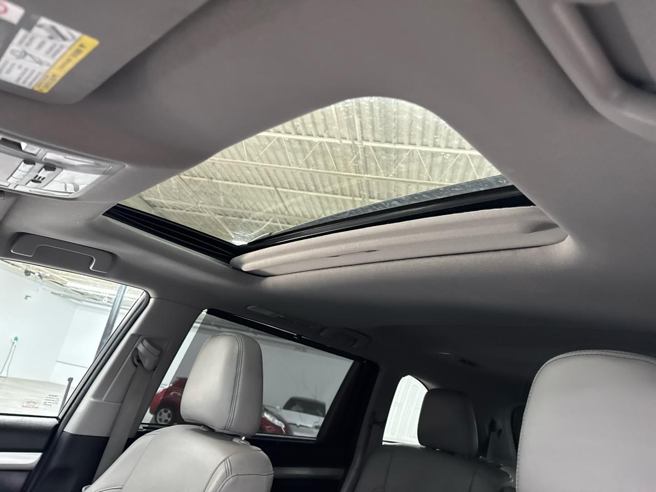 Toyota Highlander XLE V6 AWD (Natl) 2017