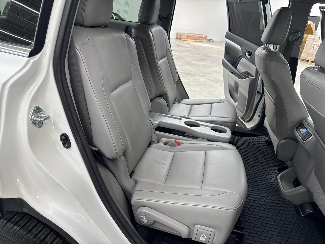 Toyota Highlander XLE V6 AWD (Natl) 2017