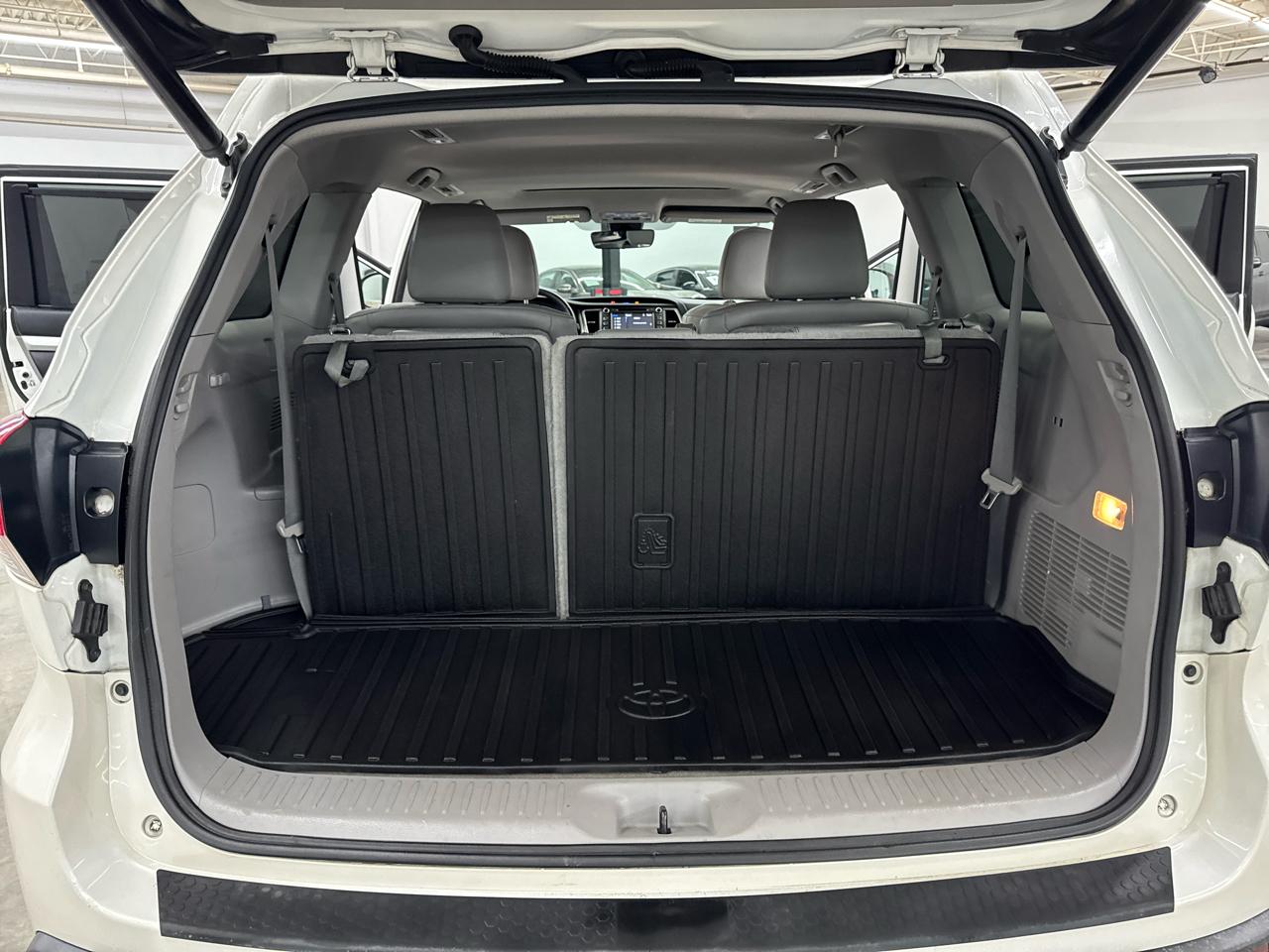 Toyota Highlander XLE V6 AWD (Natl) 2017