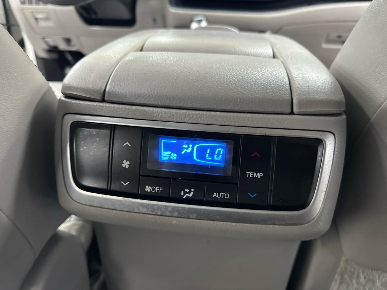 Toyota Highlander XLE V6 AWD (Natl) 2017