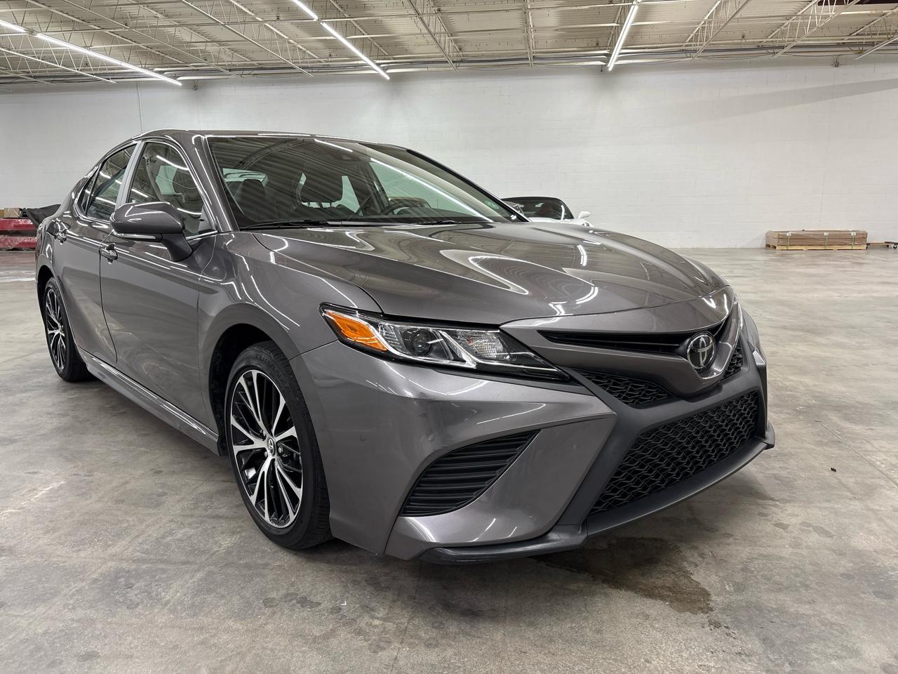 Toyota Camry SE 2019