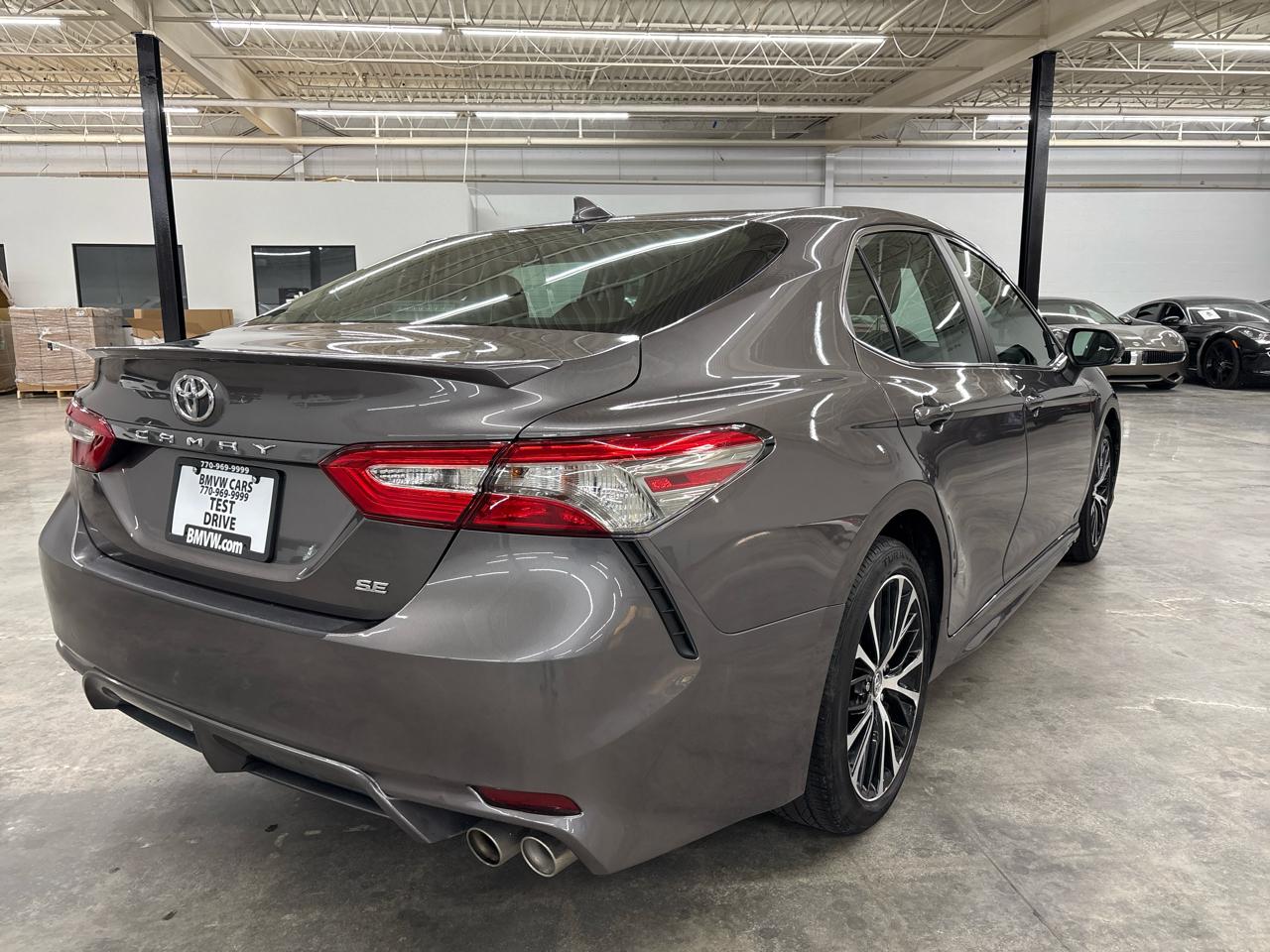 Toyota Camry SE 2019