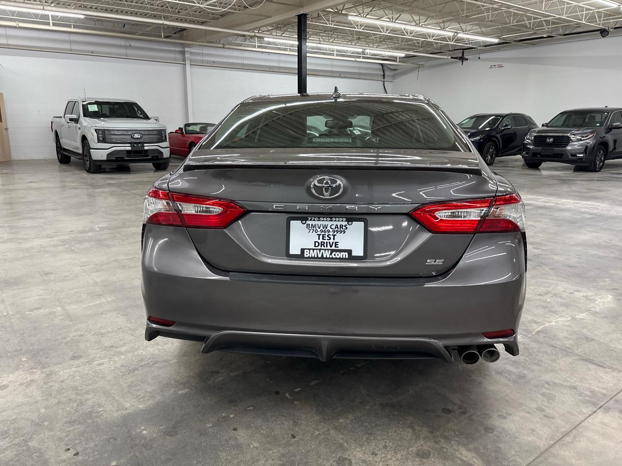 Toyota Camry SE 2019