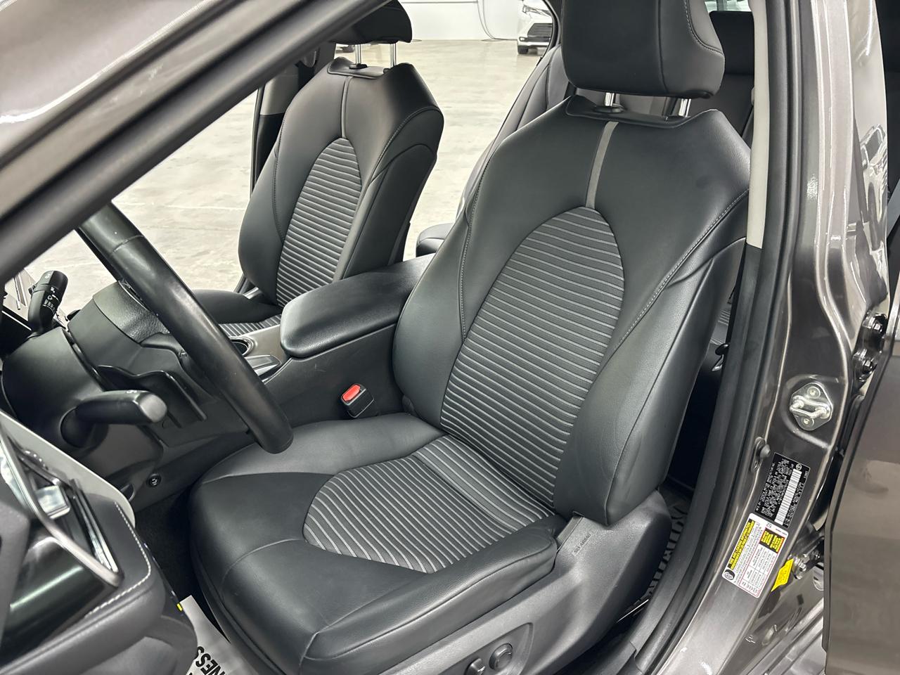 Toyota Camry SE 2019