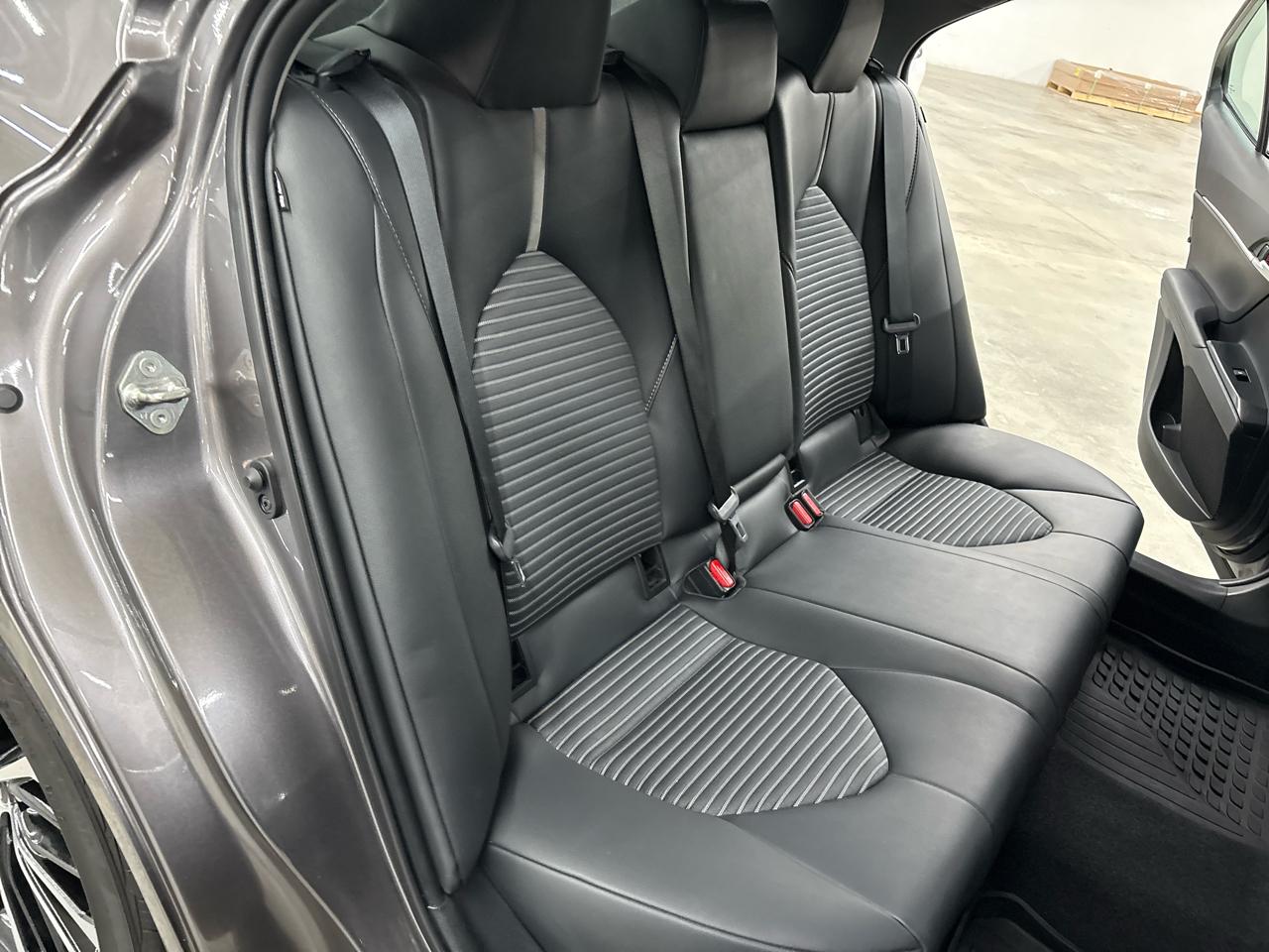 Toyota Camry SE 2019