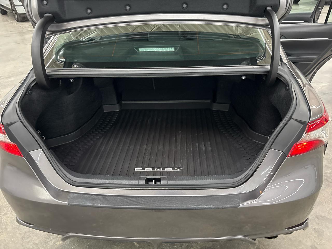 Toyota Camry SE 2019