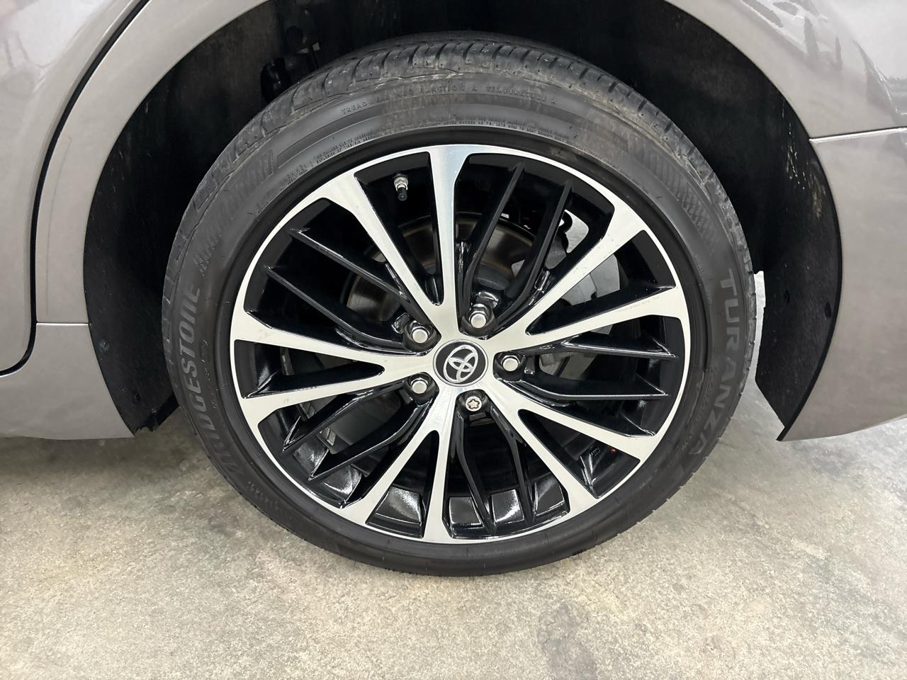 Toyota Camry SE 2019