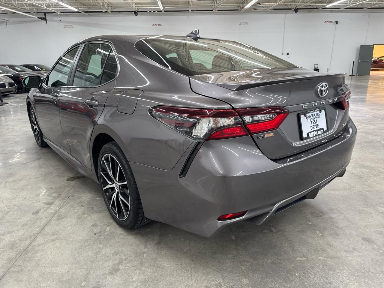 Toyota Camry SE Auto (Natl) 2022