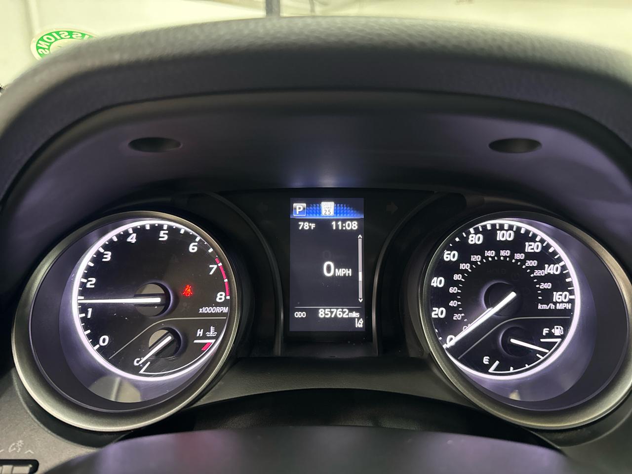 Toyota Camry SE Auto (Natl) 2022