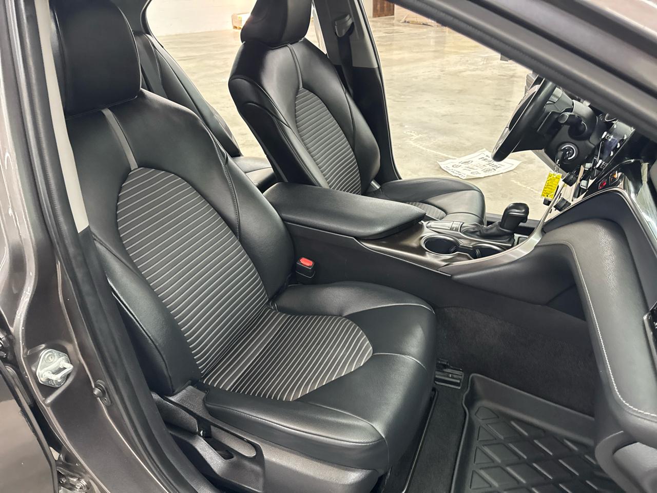 Toyota Camry SE Auto (Natl) 2022