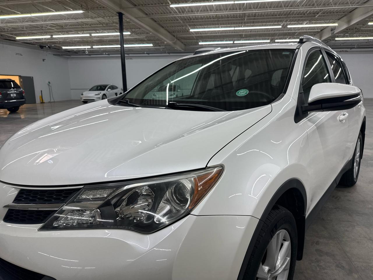 Toyota RAV4 AWD 4dr Limited (Natl) 2013