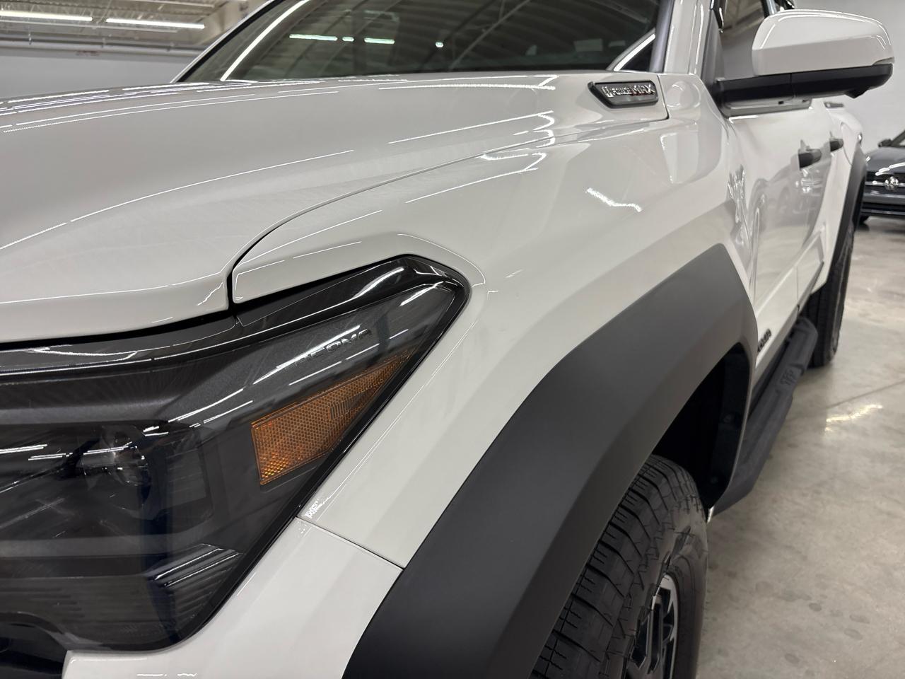 Toyota Tacoma 4WD TRD Off Road Hybrid Double Cab 5' Bed AT (Natl) 2025