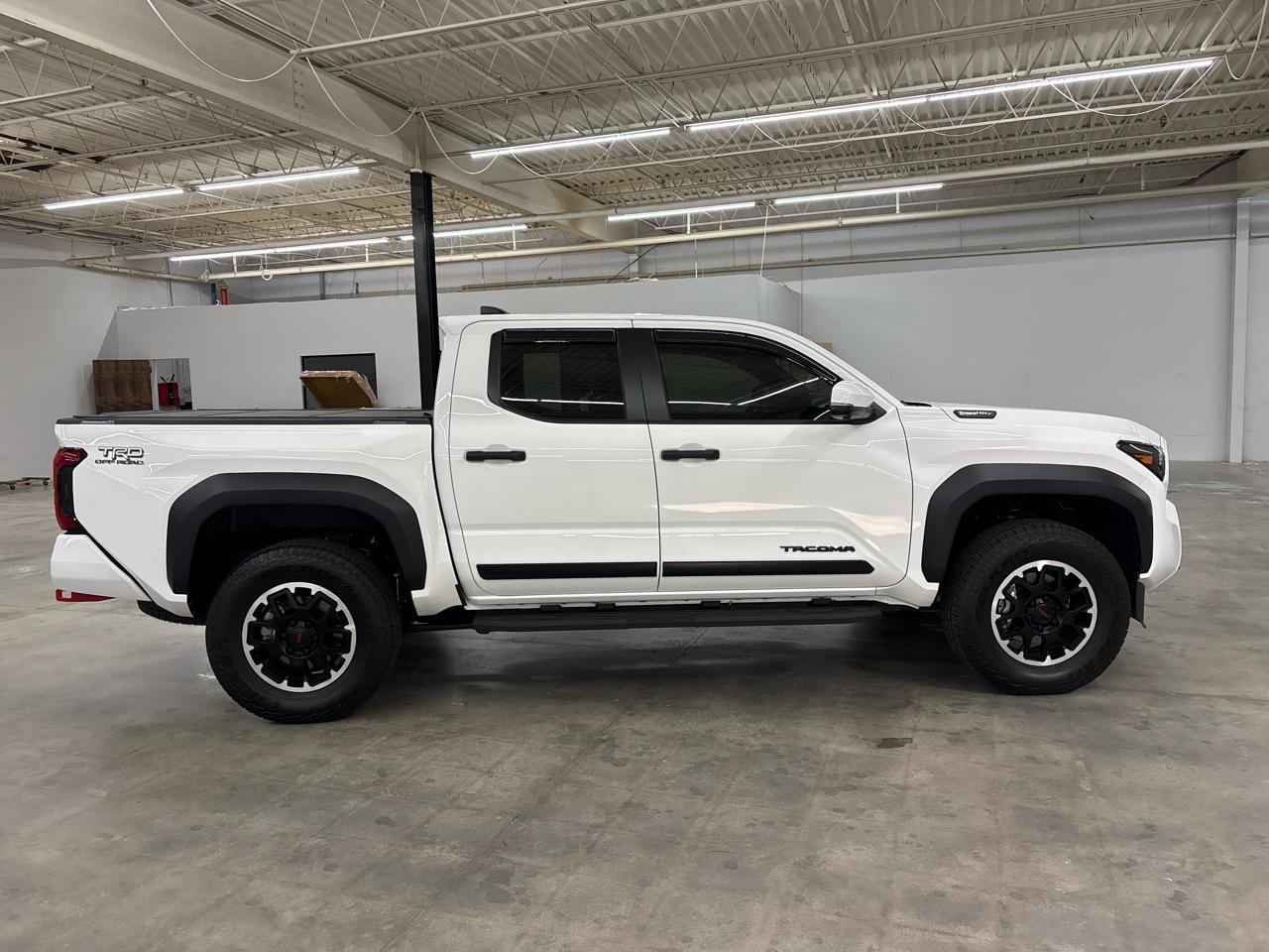 Toyota Tacoma 4WD TRD Off Road Hybrid Double Cab 5' Bed AT (Natl) 2025
