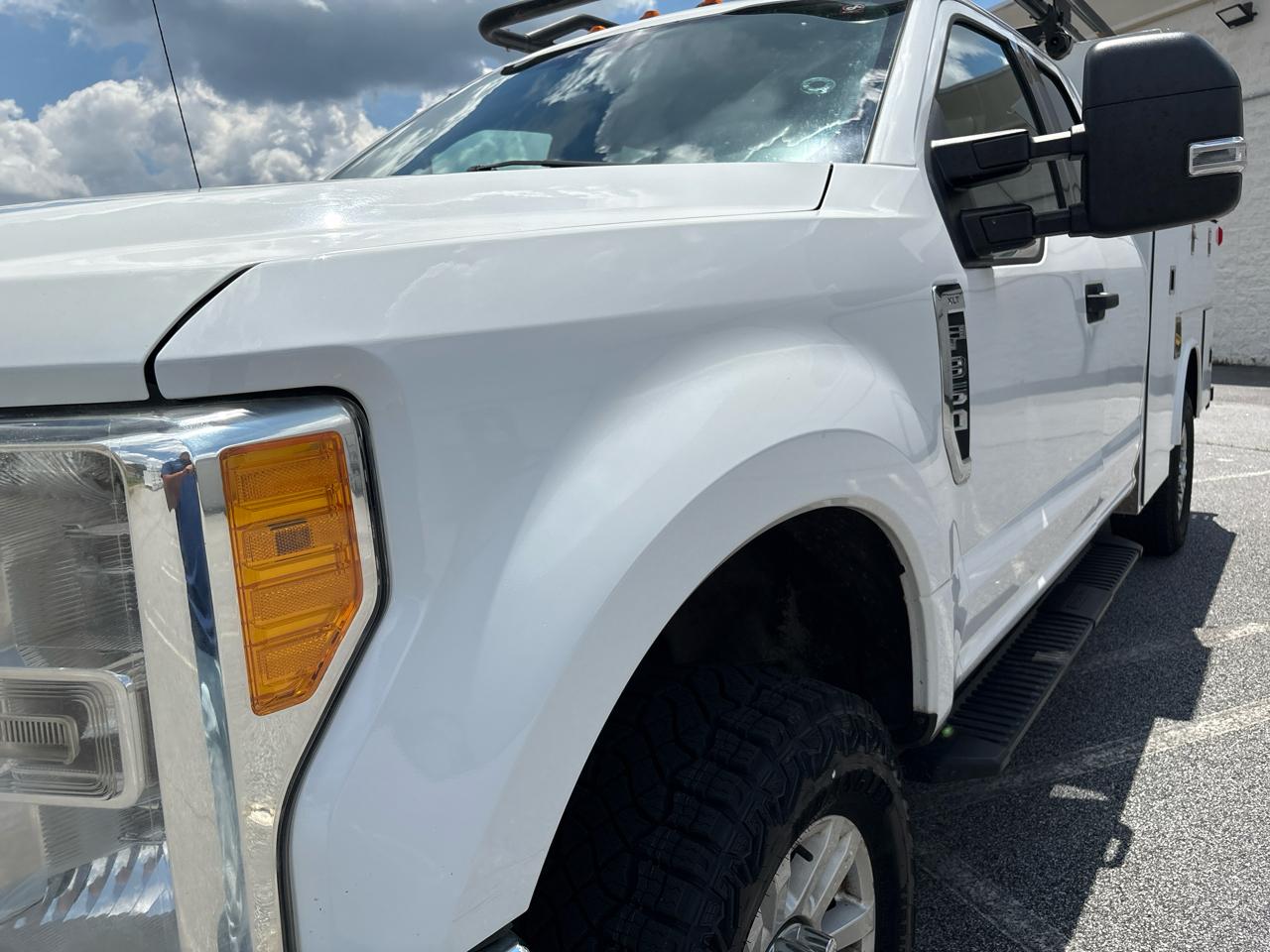 Ford Super Duty F-350 SRW XLT 4WD SuperCab 8' Box 2017