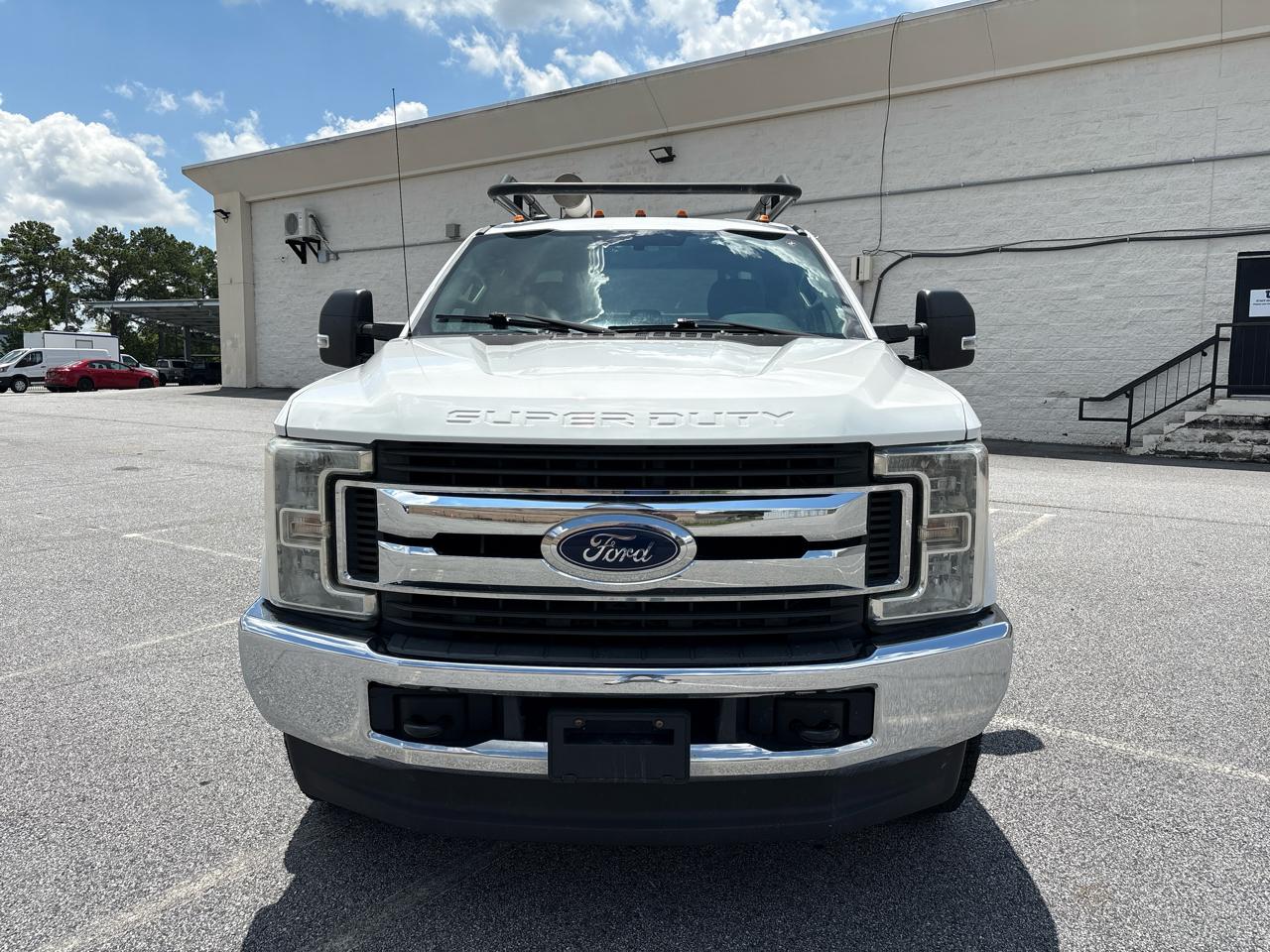 Ford Super Duty F-350 SRW XLT 4WD SuperCab 8' Box 2017