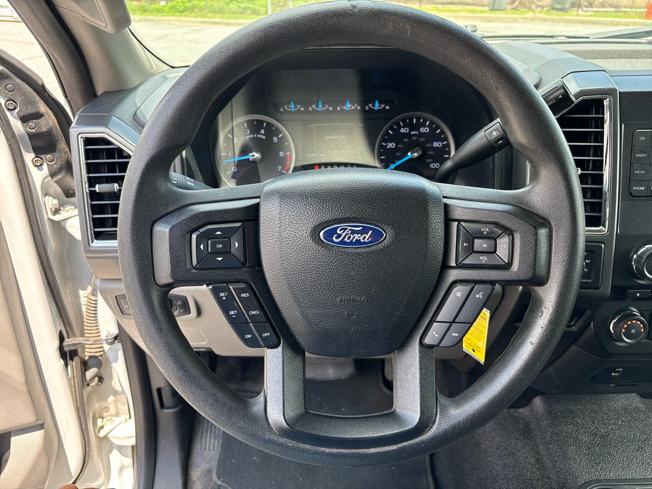 Ford Super Duty F-350 SRW XLT 4WD SuperCab 8' Box 2017