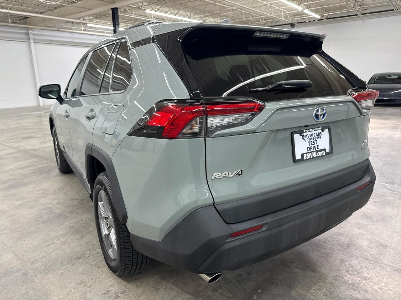 Toyota RAV4 Hybrid XLE AWD (Natl) 2023