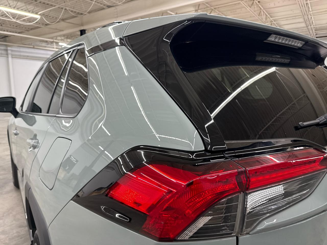 Toyota RAV4 Hybrid XLE AWD (Natl) 2023