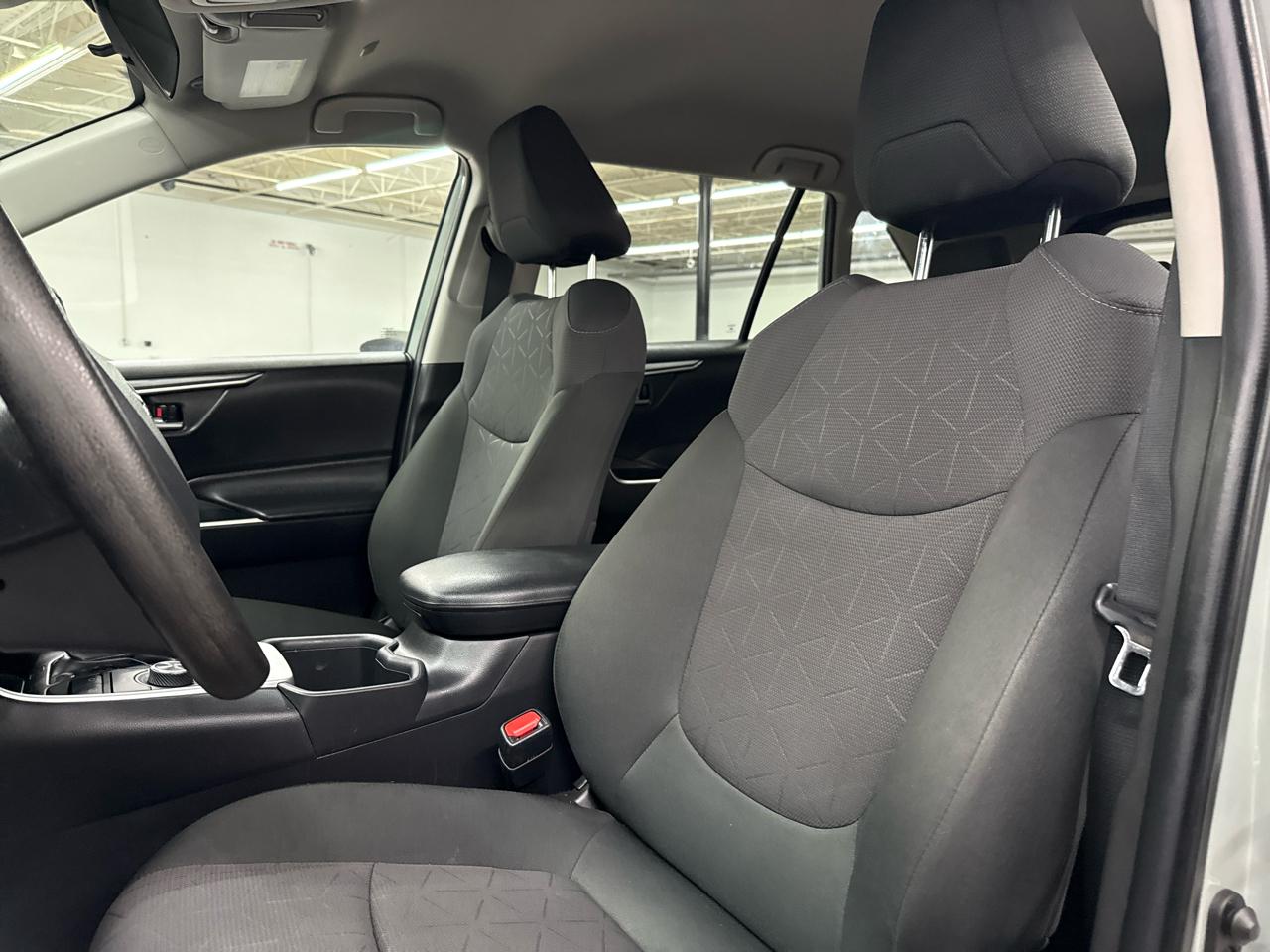 Toyota RAV4 Hybrid XLE AWD (Natl) 2023