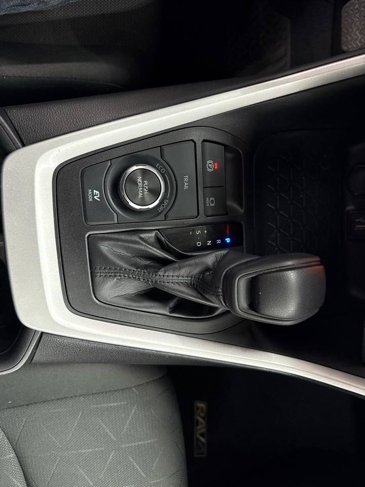 Toyota RAV4 Hybrid XLE AWD (Natl) 2023
