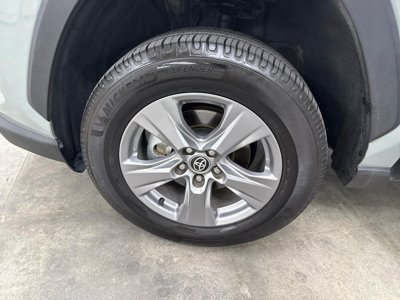 Toyota RAV4 Hybrid XLE AWD (Natl) 2023