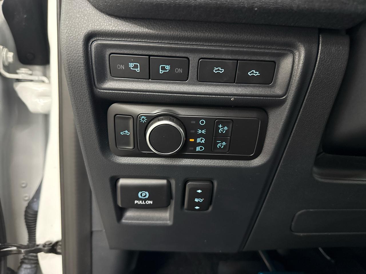 Ford F-150 Lightning LARIAT 4WD SuperCrew 5.5' Box 2022