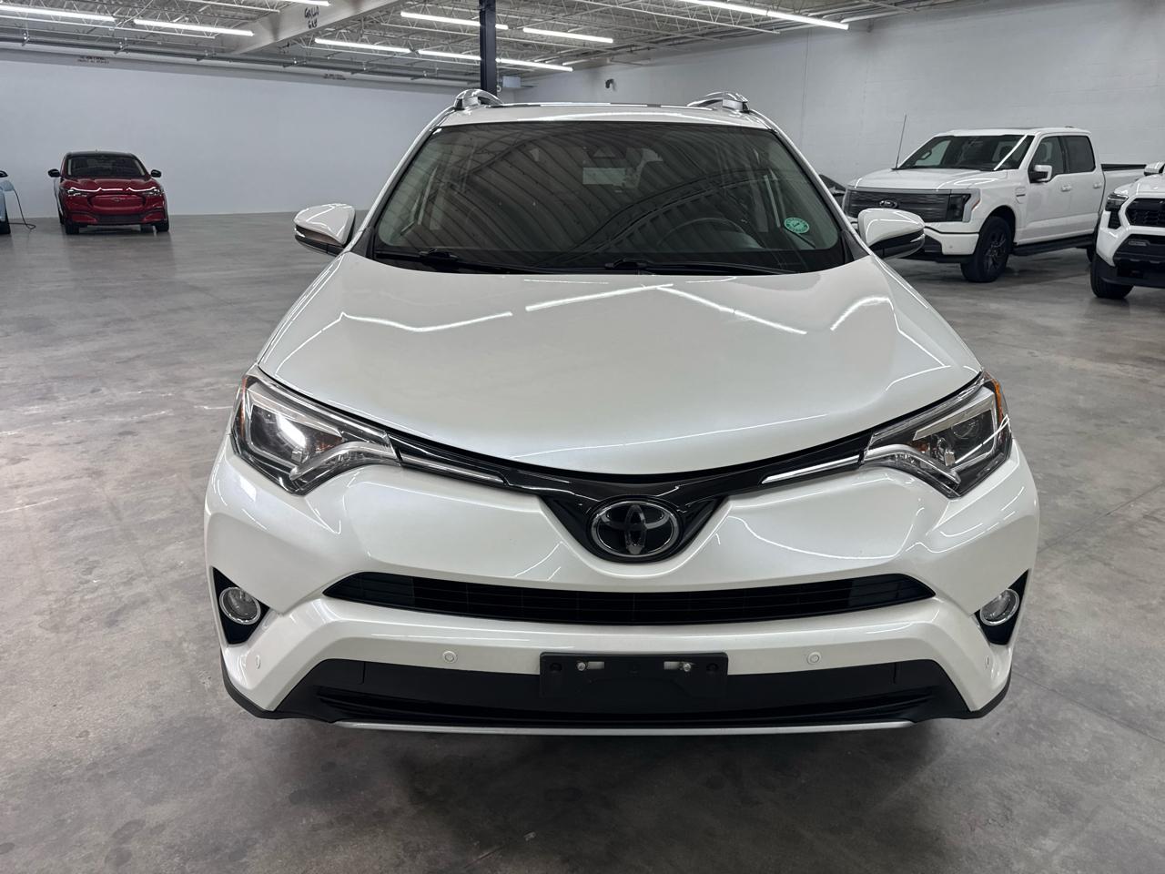 Toyota RAV4 Limited AWD (Natl) 2017