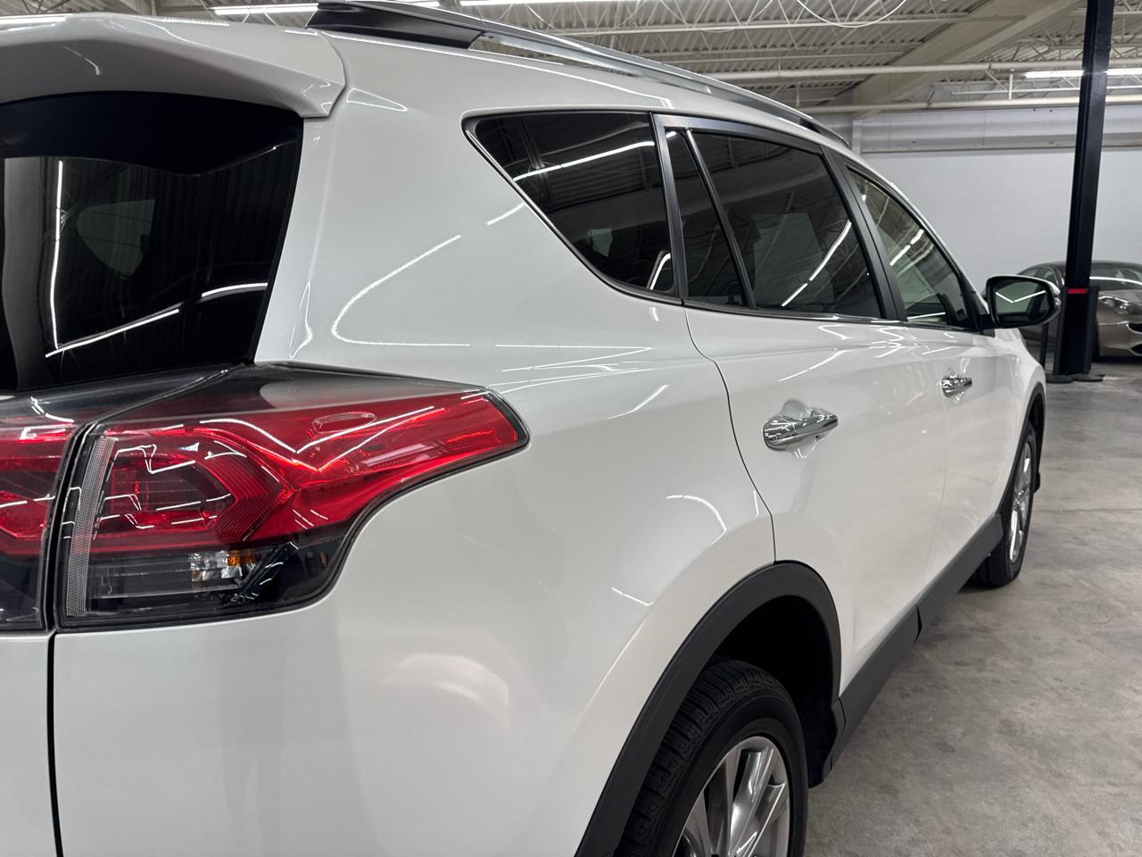 Toyota RAV4 Limited AWD (Natl) 2017