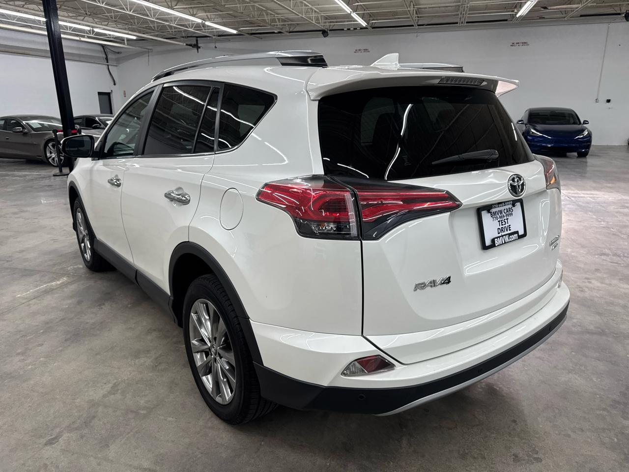 Toyota RAV4 Limited AWD (Natl) 2017