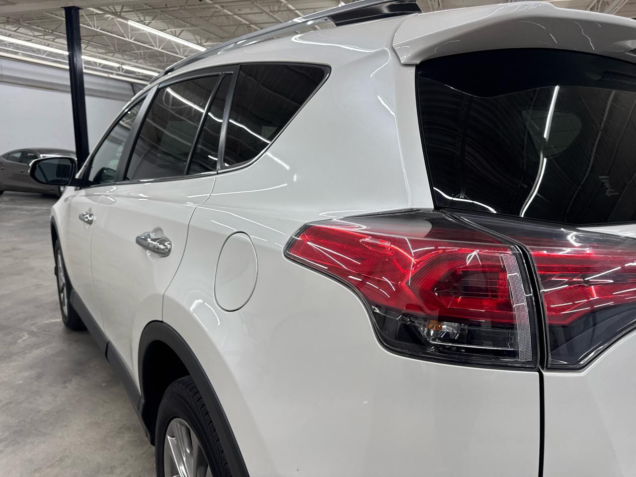 Toyota RAV4 Limited AWD (Natl) 2017