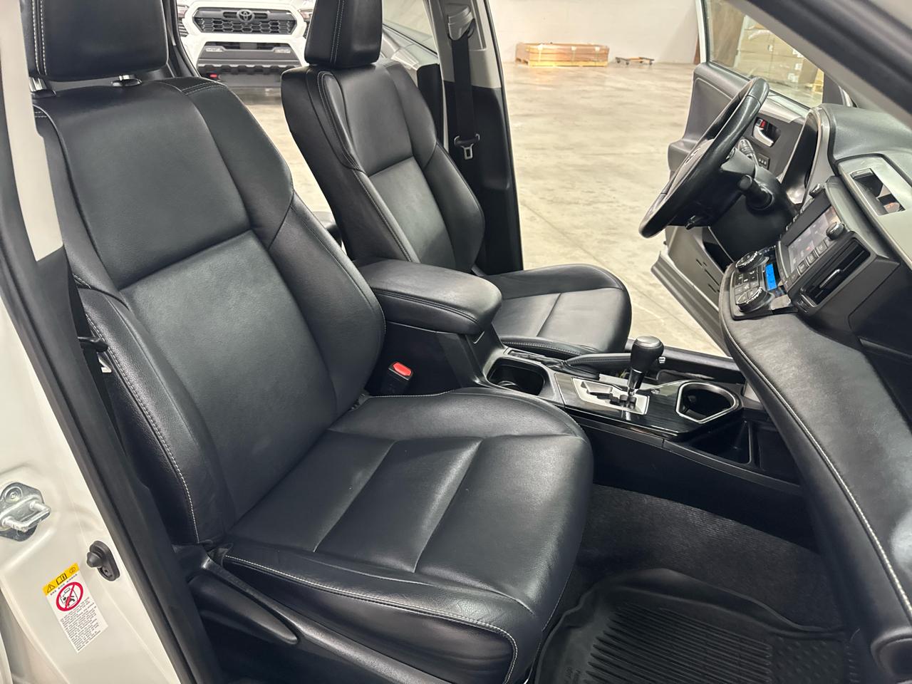 Toyota RAV4 Limited AWD (Natl) 2017