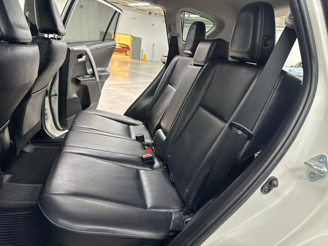 Toyota RAV4 Limited AWD (Natl) 2017