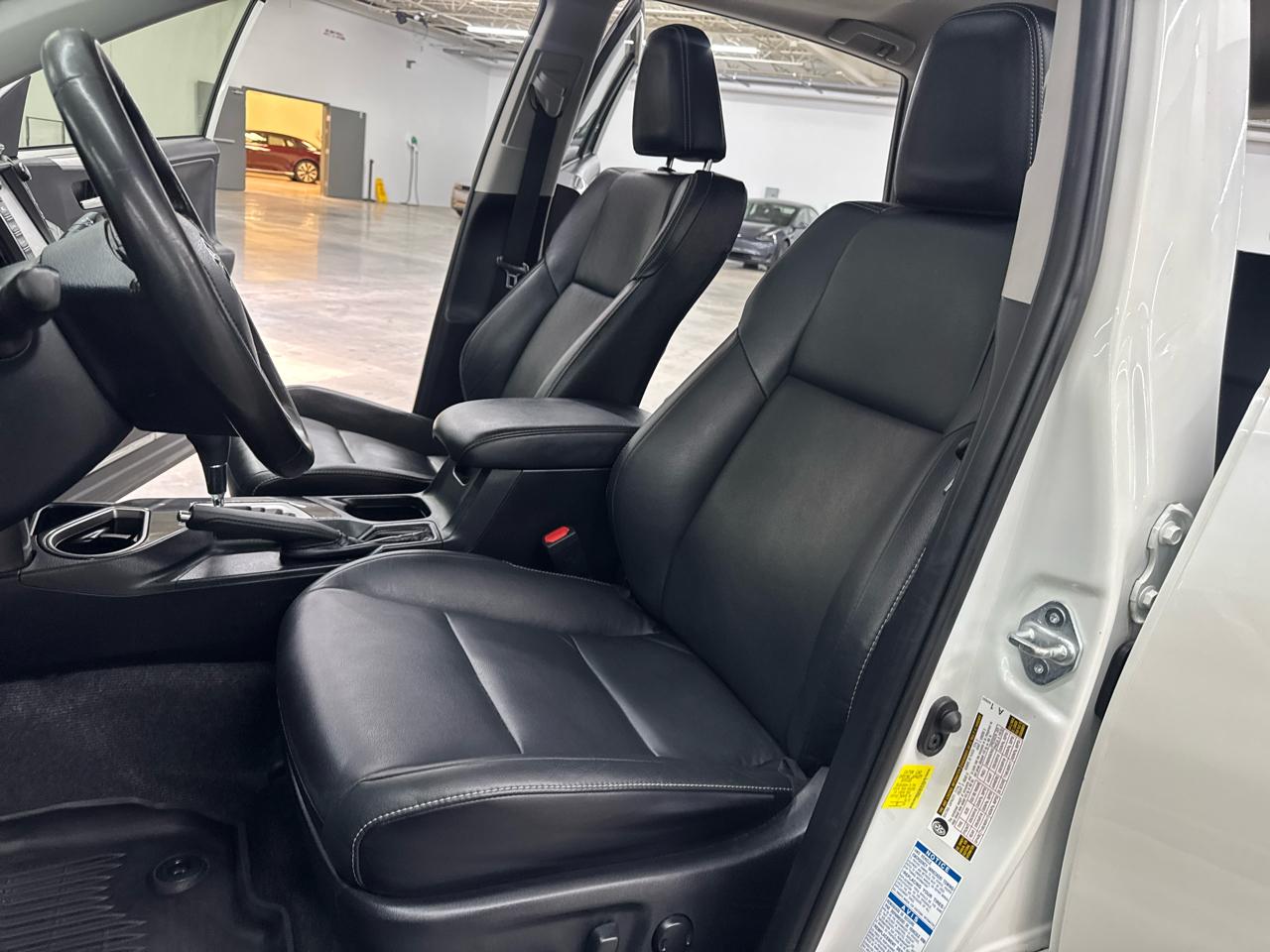 Toyota RAV4 Limited AWD (Natl) 2017
