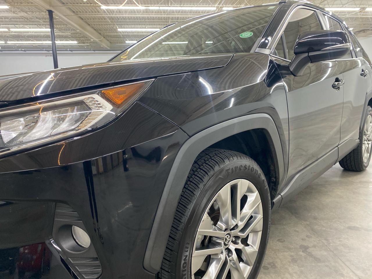 Toyota RAV4 XLE Premium FWD (Natl) 2020