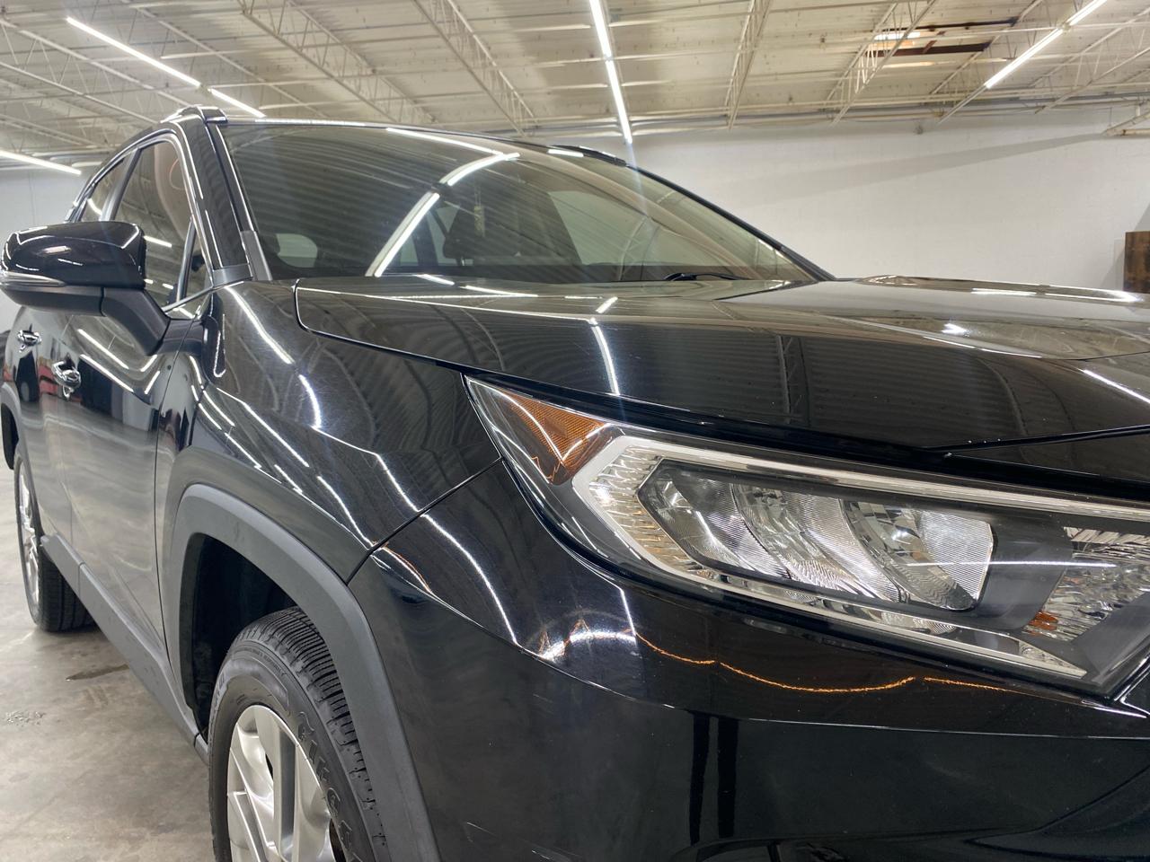 Toyota RAV4 XLE Premium FWD (Natl) 2020