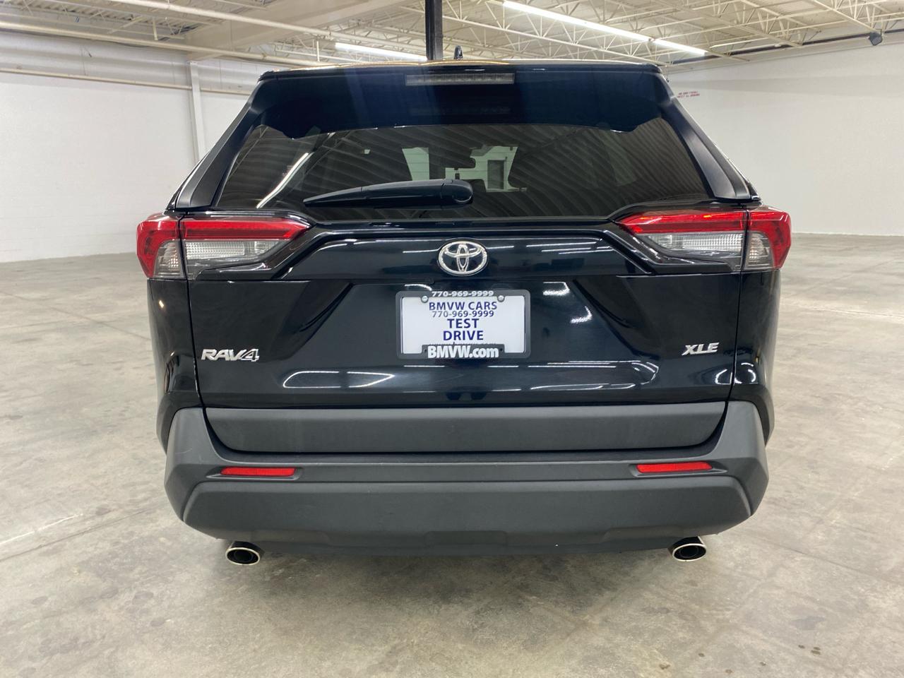 Toyota RAV4 XLE Premium FWD (Natl) 2020