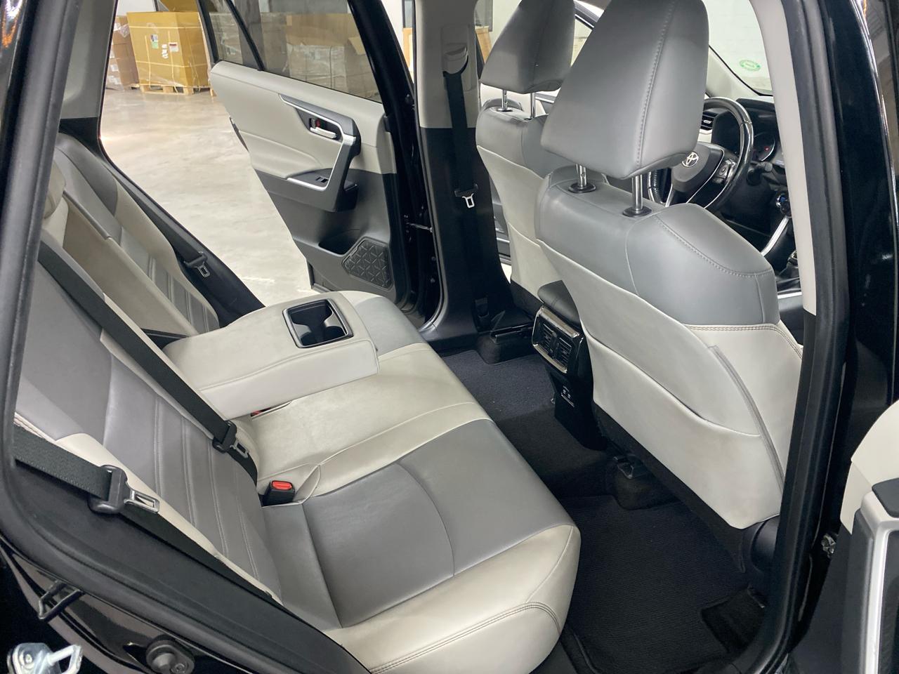 Toyota RAV4 XLE Premium FWD (Natl) 2020
