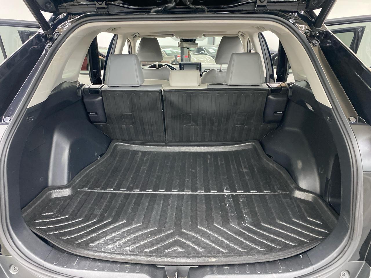 Toyota RAV4 XLE Premium FWD (Natl) 2020